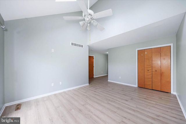 8 FOXTAIL CT, Newark, DE 19711