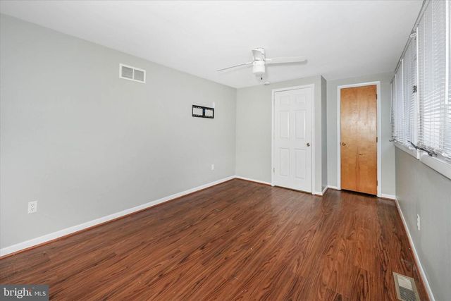 8 FOXTAIL CT, Newark, DE 19711