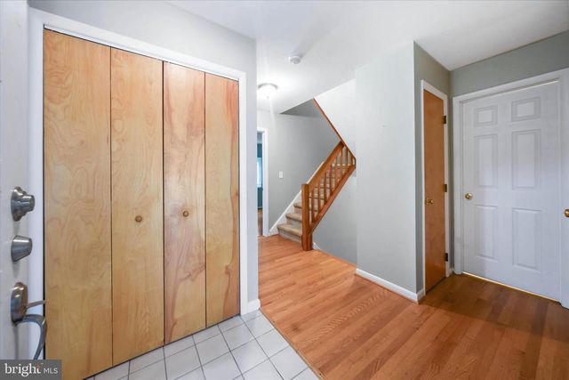 8 FOXTAIL CT, Newark, DE 19711