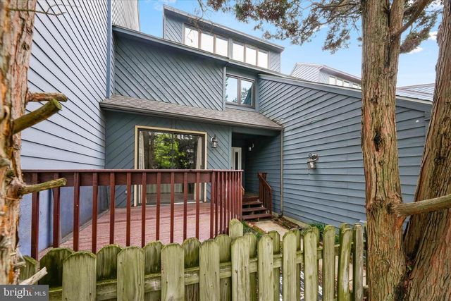 8 FOXTAIL CT, Newark, DE 19711