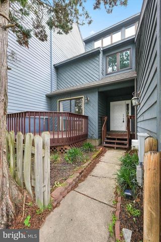 8 FOXTAIL CT, Newark, DE 19711