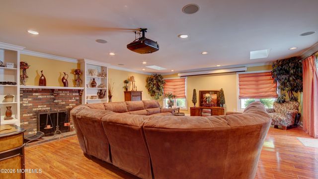 5 Bugle Court, Howell, NJ 07731