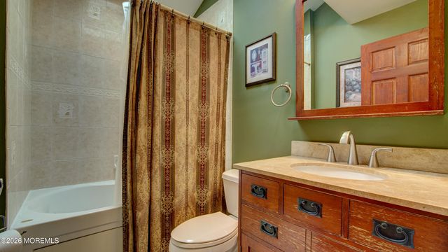 5 Bugle Court, Howell, NJ 07731