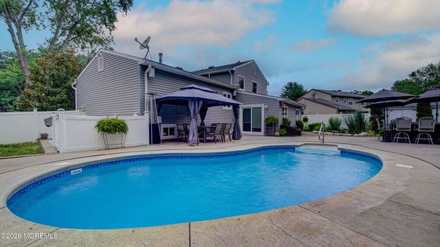 5 Bugle Court, Howell, NJ 07731