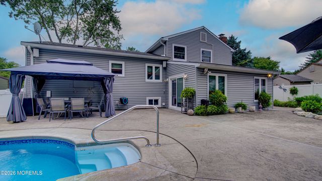 5 Bugle Court, Howell, NJ 07731