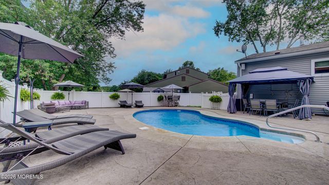 5 Bugle Court, Howell, NJ 07731