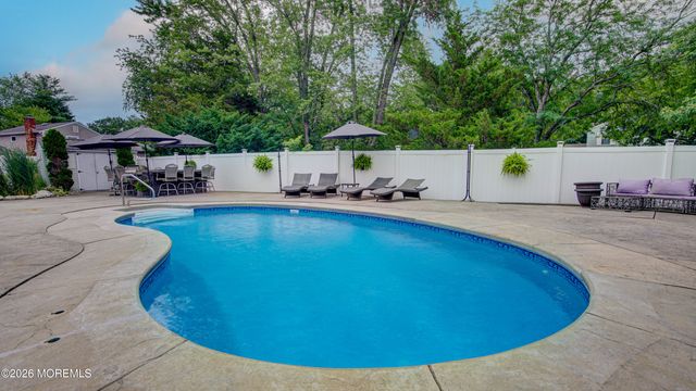 5 Bugle Court, Howell, NJ 07731