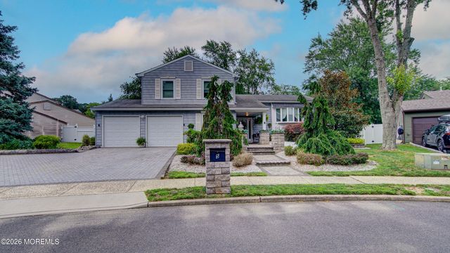 5 Bugle Court, Howell, NJ 07731