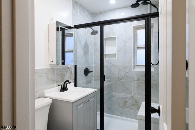 245 Passaic Ave D16, Passaic City, NJ 07055