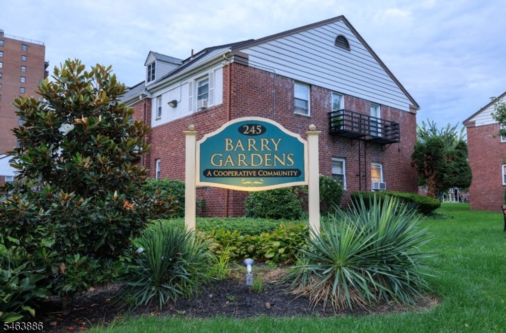 245 Passaic Ave D16, Passaic City, NJ 07055