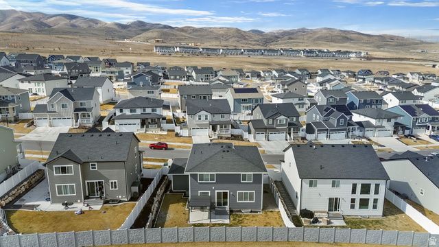 2538 N GERANIUM DR, Saratoga Springs, UT 84045