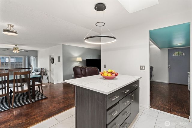 25918 14th Avenue S, Des Moines, WA 98198