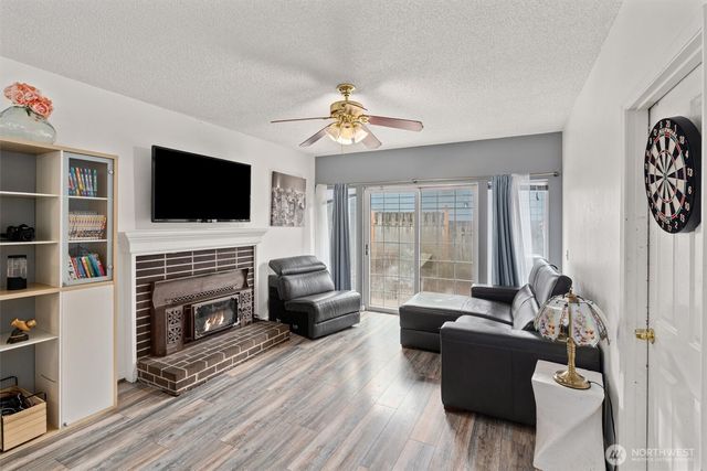 25918 14th Avenue S, Des Moines, WA 98198