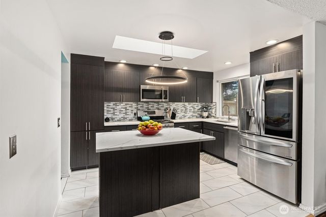 25918 14th Avenue S, Des Moines, WA 98198