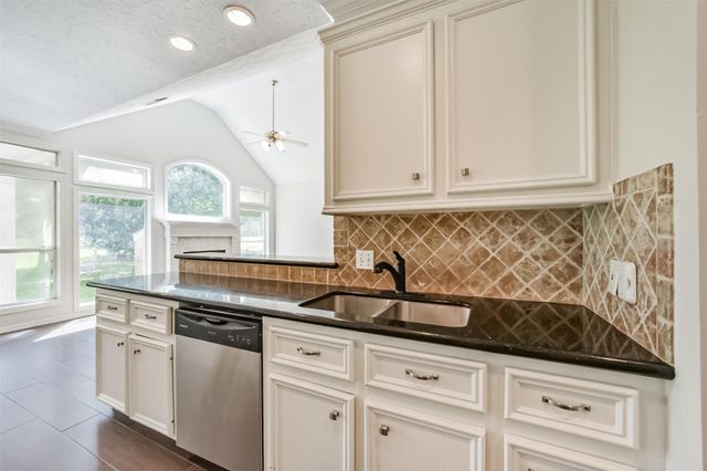 27322 Afton Way, Huffman, TX 77336