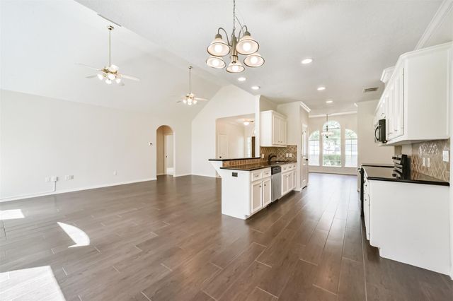 27322 Afton Way, Huffman, TX 77336