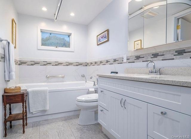 1020 Ruch Lane, Southold, NY 11971