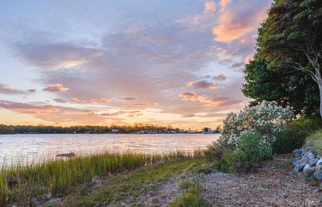 1020 Ruch Lane, Southold, NY 11971