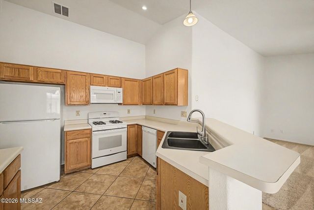 10052 E Paseo San Rosendo, Tucson, AZ 85747