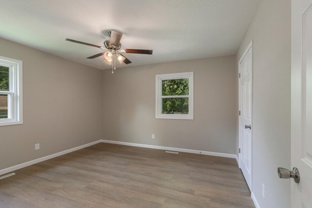 803 Lone Oak Circle, Nixa, MO 65714