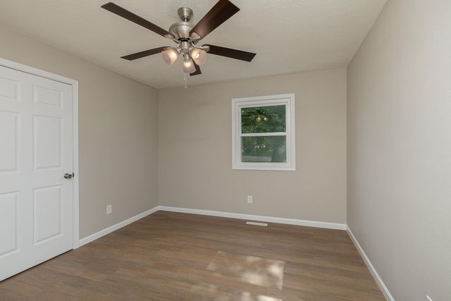 803 Lone Oak Circle, Nixa, MO 65714