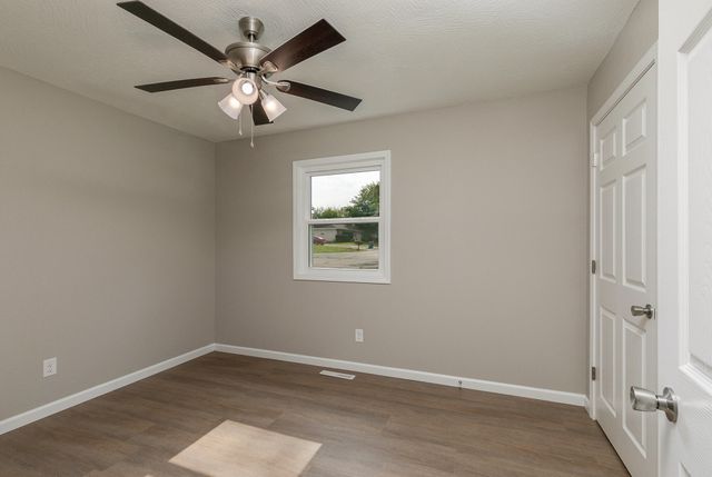 803 Lone Oak Circle, Nixa, MO 65714