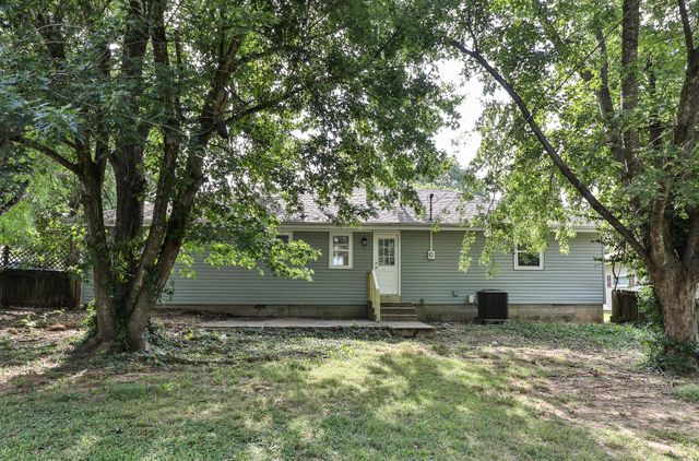 803 Lone Oak Circle, Nixa, MO 65714