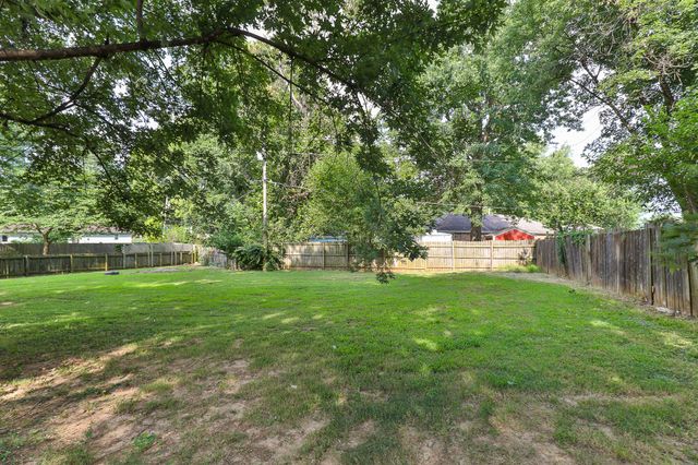 803 Lone Oak Circle, Nixa, MO 65714