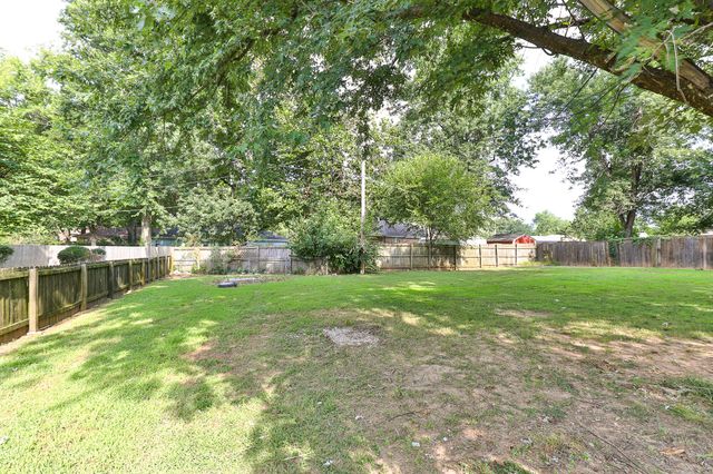 803 Lone Oak Circle, Nixa, MO 65714