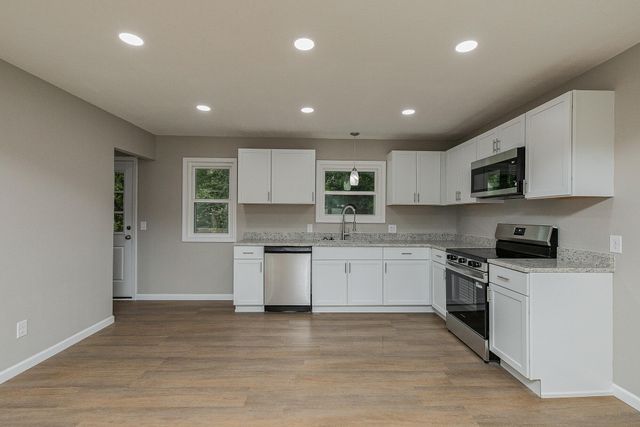 803 Lone Oak Circle, Nixa, MO 65714