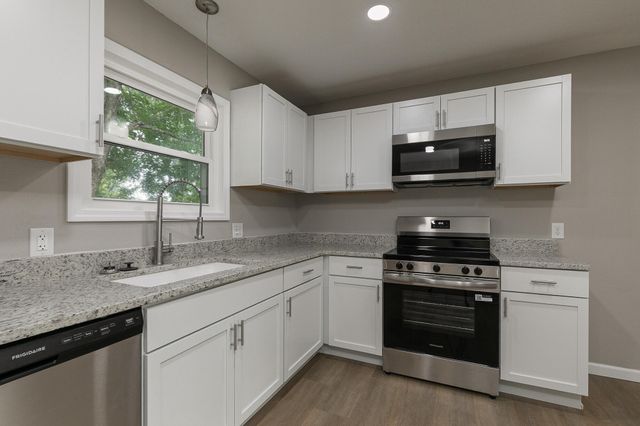 803 Lone Oak Circle, Nixa, MO 65714