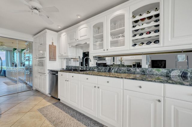 859 Jeffery Street 7050, Boca Raton, FL 33487