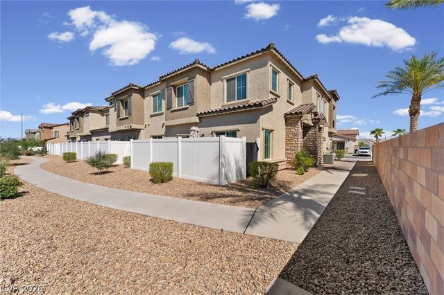 237 Callen Falls Avenue 2011, Henderson, NV 89011