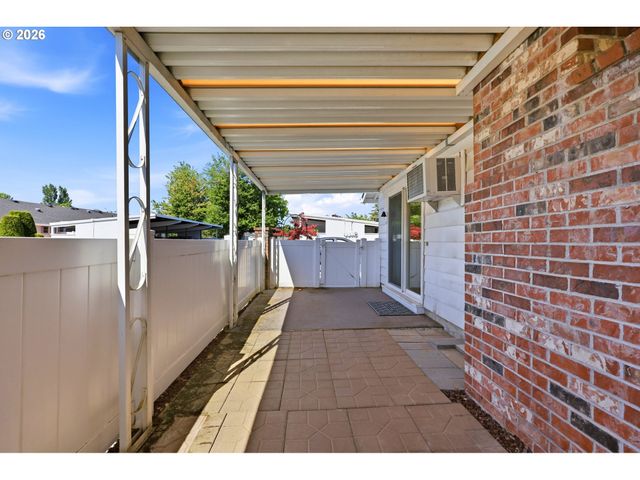 745 Ne FLEMING Ave C22, Gresham, OR 97030