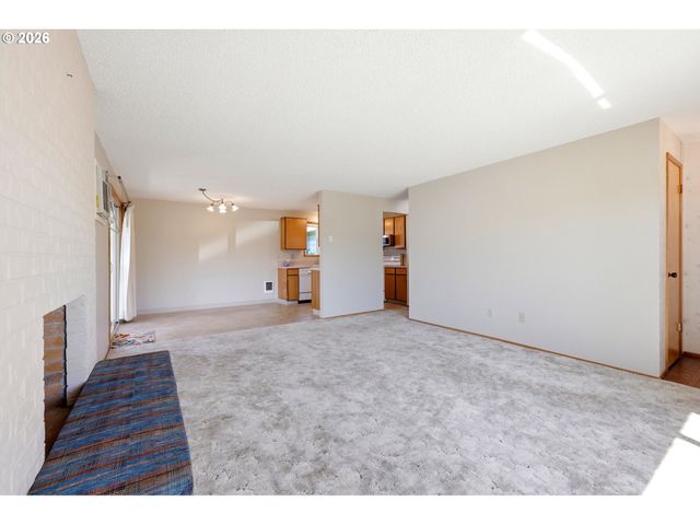 745 Ne FLEMING Ave C22, Gresham, OR 97030