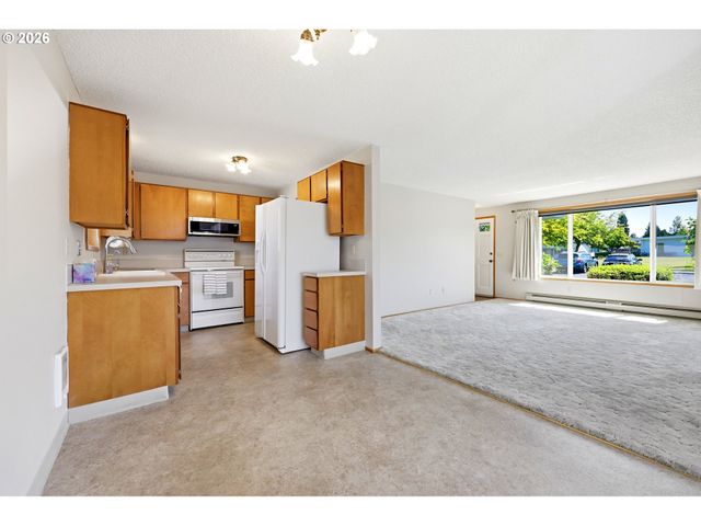 745 Ne FLEMING Ave C22, Gresham, OR 97030