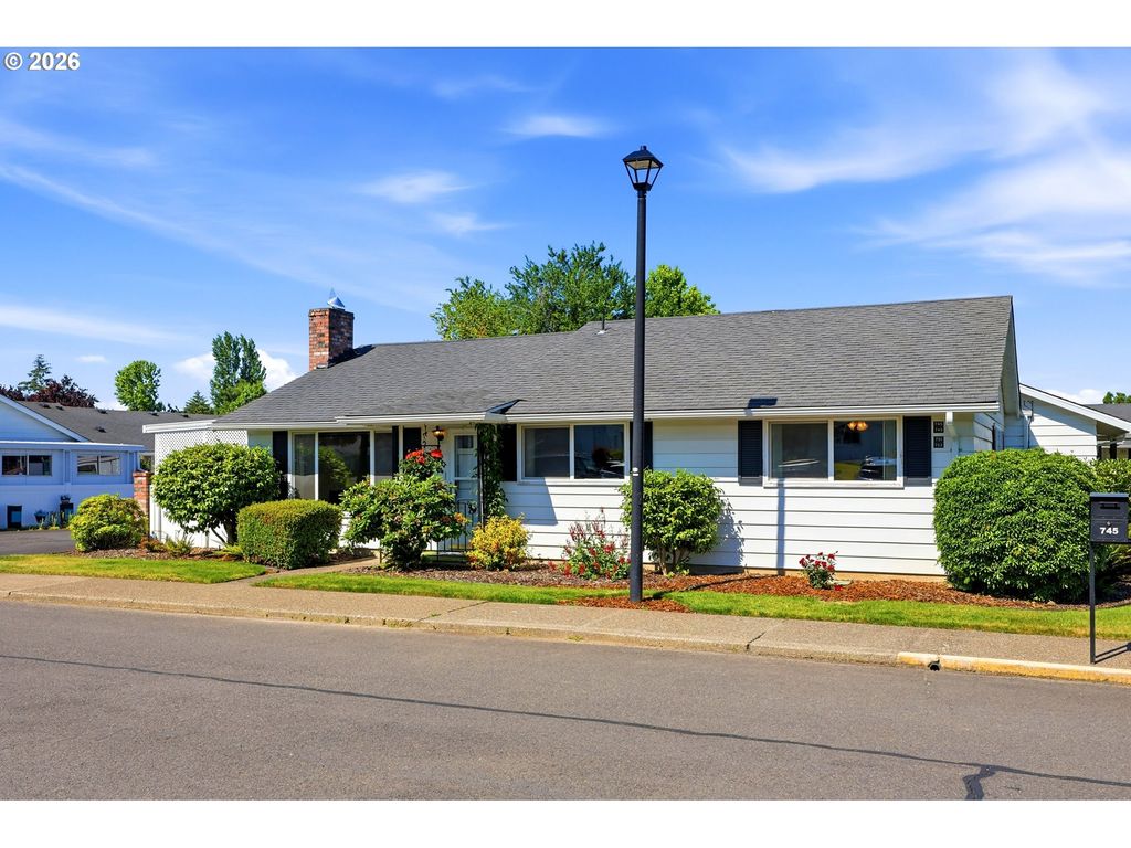 745 Ne FLEMING Ave C22, Gresham, OR 97030