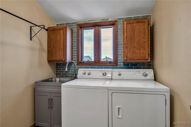 94 Grand Prix Drive, Cheektowaga, NY 14227