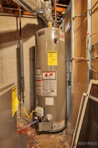 94 Grand Prix Drive, Cheektowaga, NY 14227