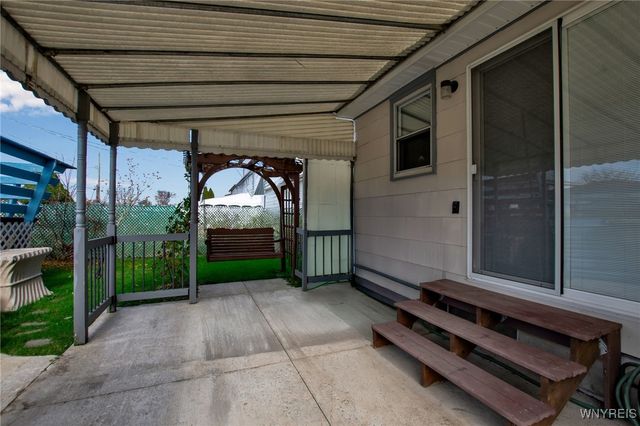 94 Grand Prix Drive, Cheektowaga, NY 14227