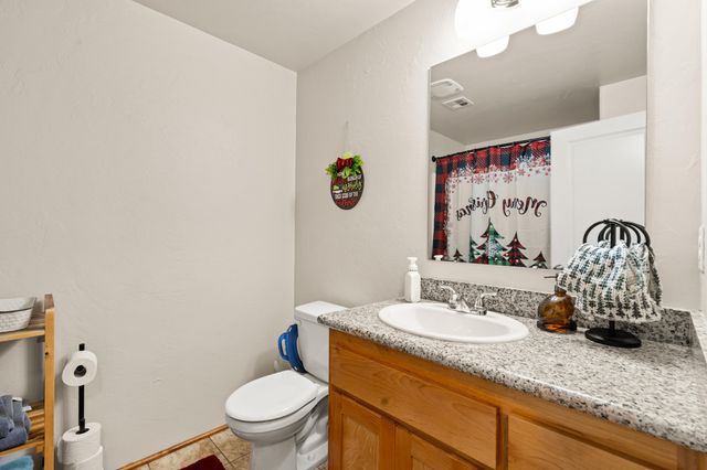 545 N Heights Drive, Eagle Point, OR 97524