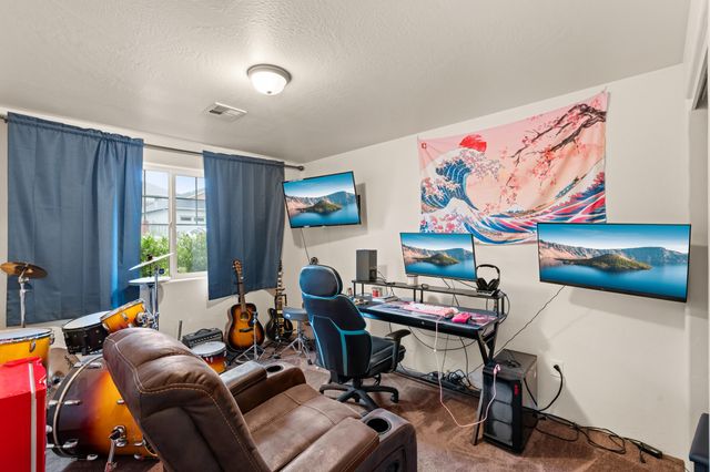 545 N Heights Drive, Eagle Point, OR 97524