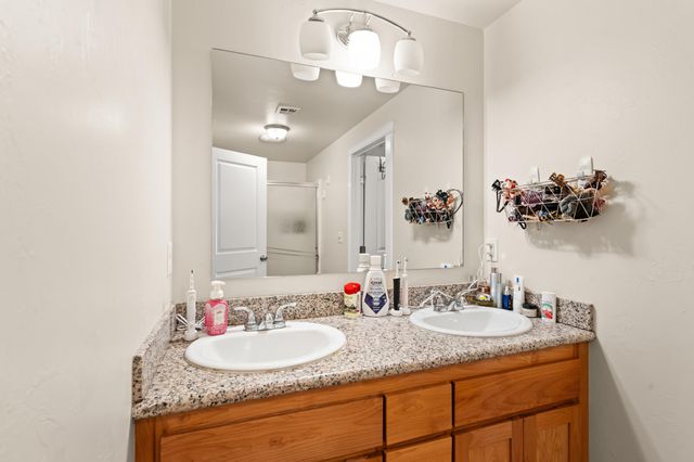 545 N Heights Drive, Eagle Point, OR 97524