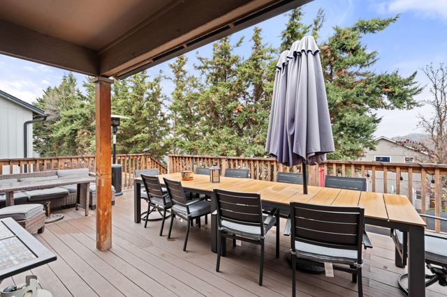 545 N Heights Drive, Eagle Point, OR 97524