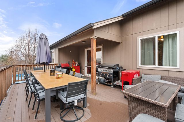 545 N Heights Drive, Eagle Point, OR 97524