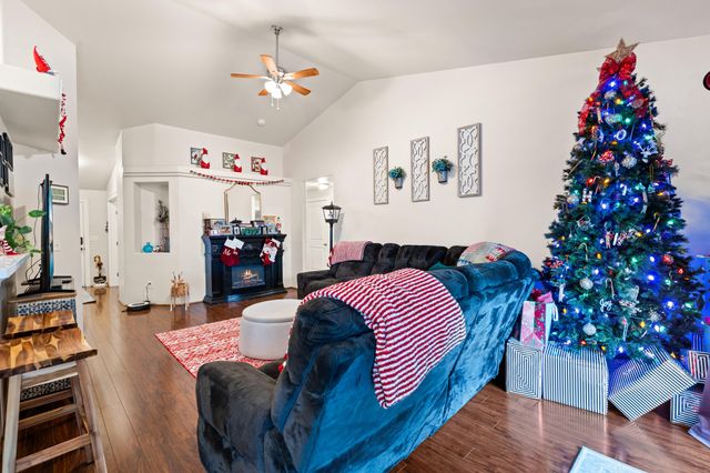 545 N Heights Drive, Eagle Point, OR 97524