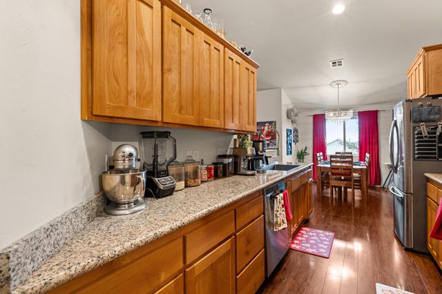 545 N Heights Drive, Eagle Point, OR 97524