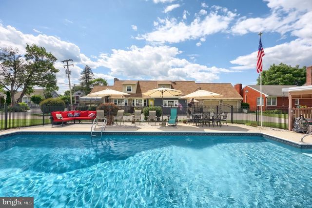 1001 BROADWAY, Hanover, PA 17331