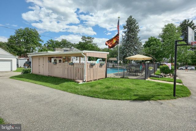 1001 BROADWAY, Hanover, PA 17331