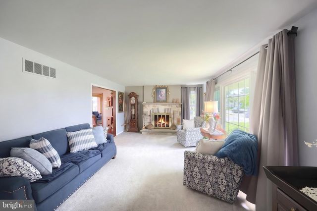 1001 BROADWAY, Hanover, PA 17331